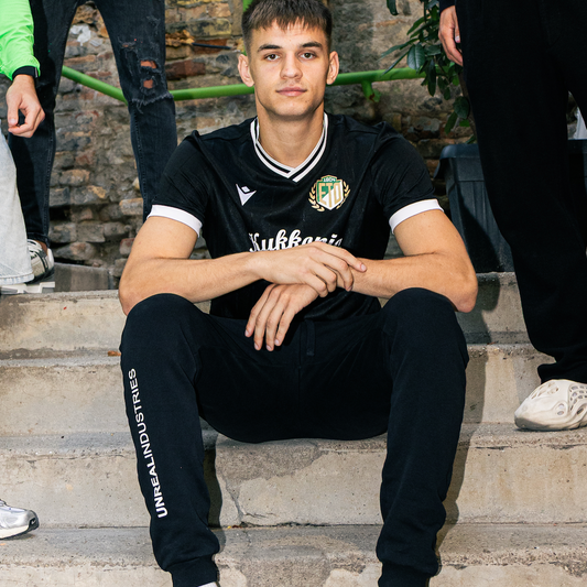 ETO × UNREAL Jogger Nadrág Fekete
