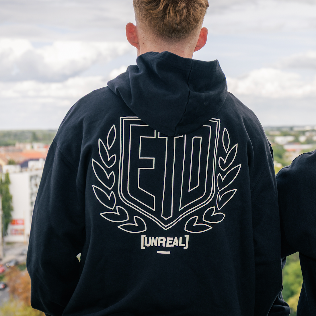 ETO X UNREAL Oversized Hoodie Fekete