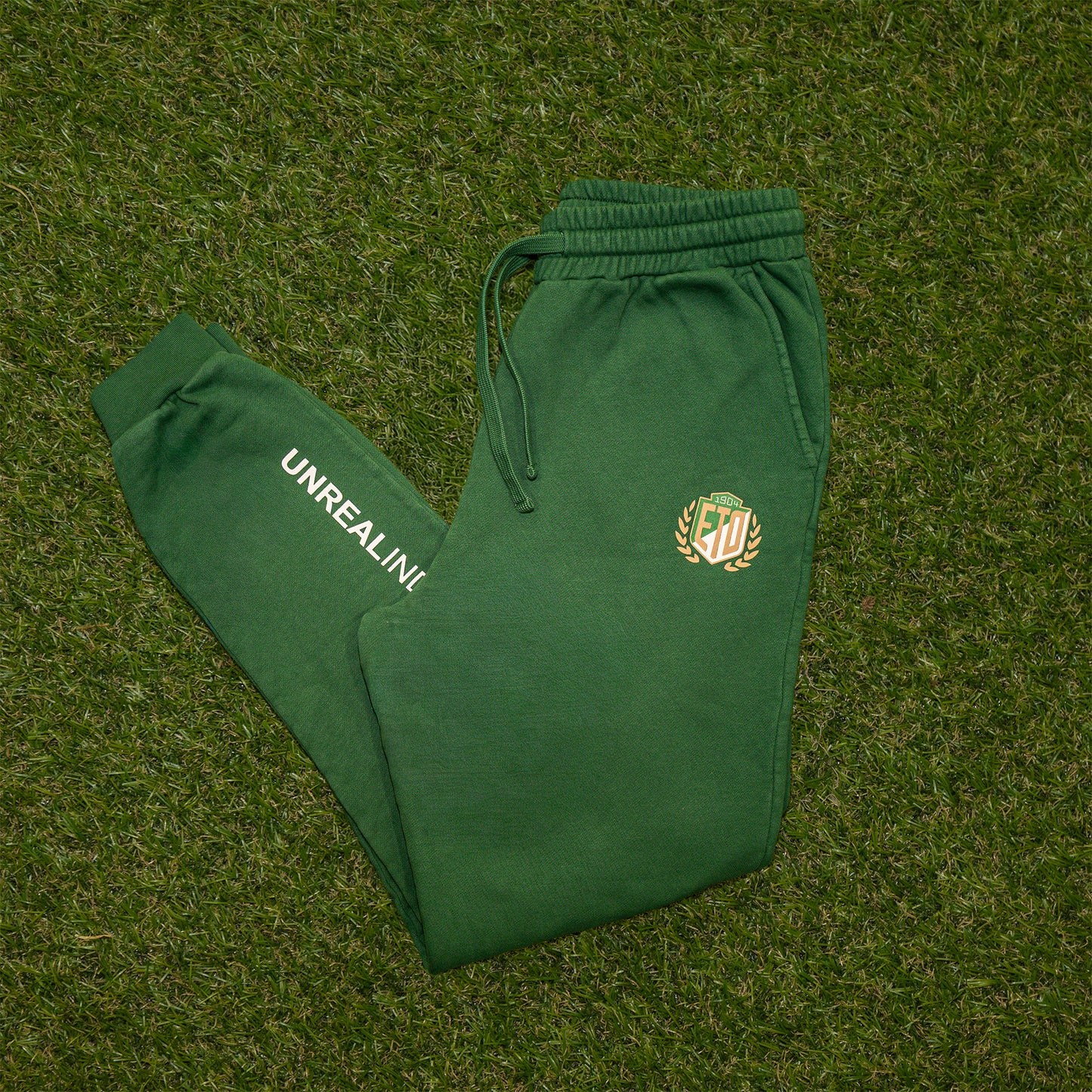 Limited Edition ETO × UNREAL Jogger Nadrág Zöld